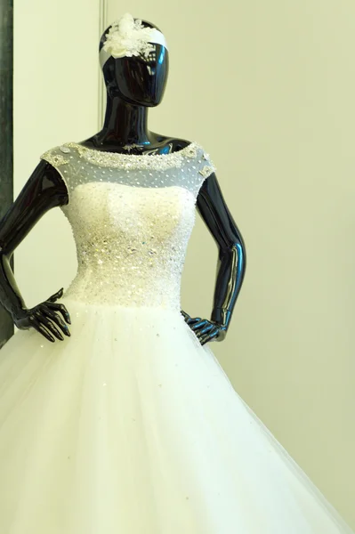 Weißes Brautkleid — Stockfoto