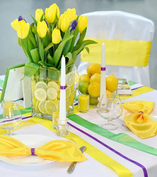 Gele tulpen decoratie voor een bruiloft — Stockfoto