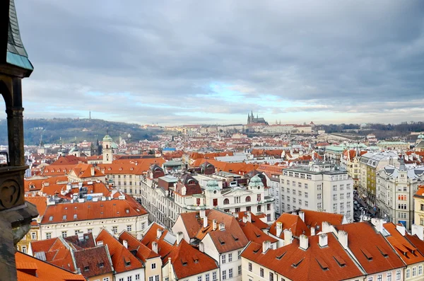 Stadsgezicht van Oud stadsvierkant in Praag — Stockfoto
