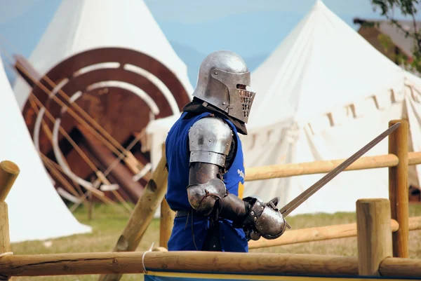 Ortaçağ Şövalyeleri mücadele