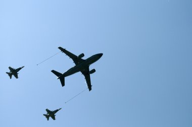 uçuş sırasında yakıt