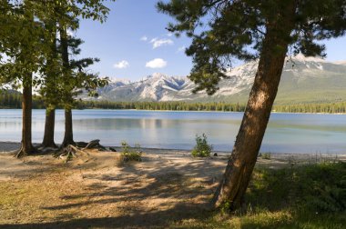 dağ Gölü manzaralı