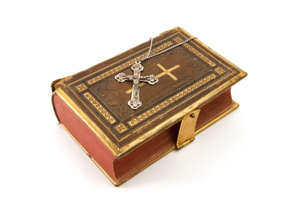 Krzyż na Biblii — Zdjęcie stockowe