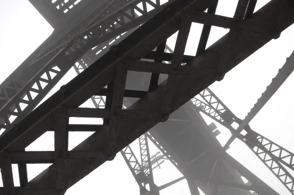 soyut çelik kirişler