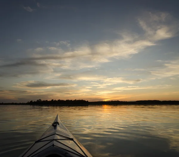 Caiaque ao pôr do sol — Fotografia de Stock