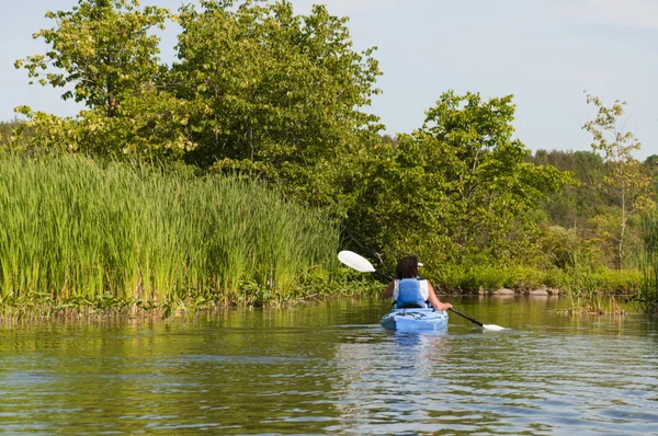 Mujer kayak —  Fotos de Stock