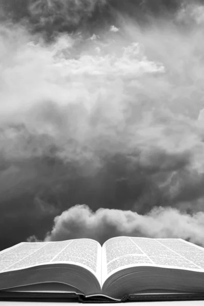 Open Bible with Sky — Stock Photo, Image