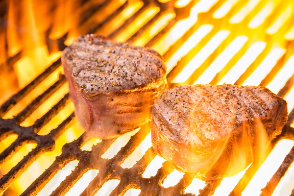 sığır fileto mignon alevler ile