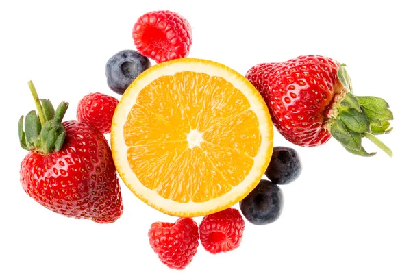 beyaz izole karışık meyve