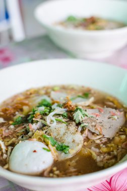 Tom yum çorbası Tayland yemeğidir