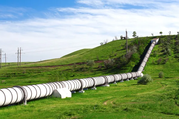 Industrierohr mit Gas und Öl — Stockfoto