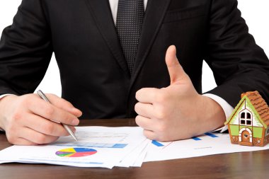 se incline sobre pesos