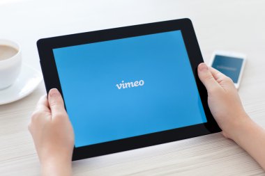 SIMFEROPOL - 22 Haziran 2014: Vimeo ücretsiz video sunucu servisi. Kasım 2004 'te fırlatıldı.