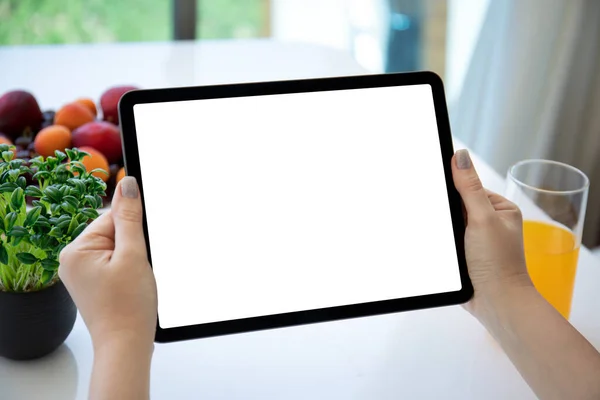 Female Hands Holding Computer Tablet Isolated Screen Table Background Fruits — Stock Photo, Image