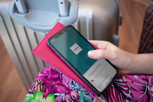 Alanya Turkey June 2020 Woman Hand Holding Luggage Delsey Iphone — Stock Photo, Image