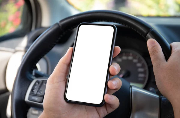 Mężczyzna Ręce Trzymać Telefon Izolowanym Tle Ekranu Kierownicy Samochodzie — Zdjęcie stockowe