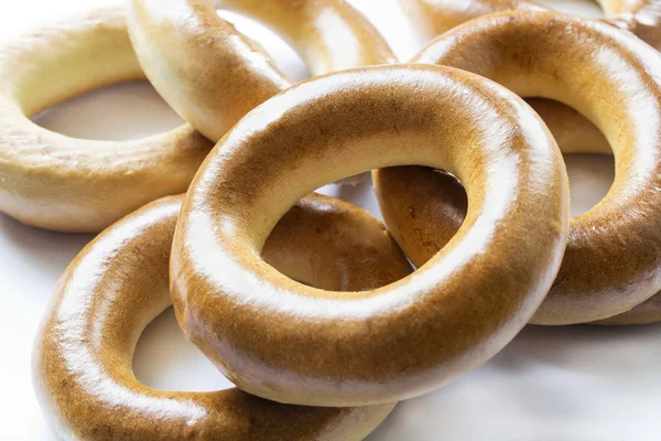 Färska gyllene bagels — Stockfoto