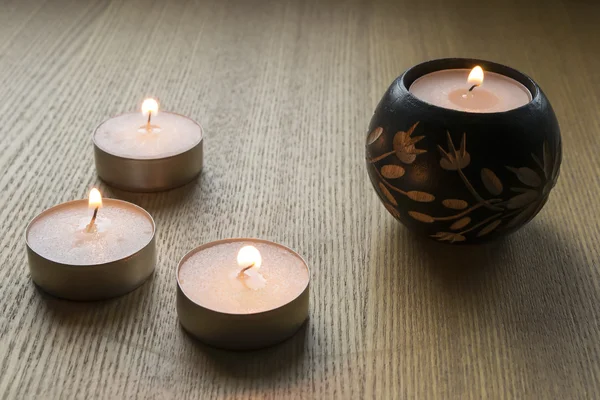 Vier brandende kaarsen — Stockfoto