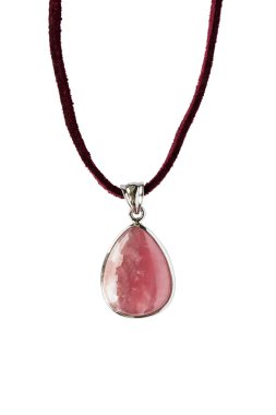 pembe kolye