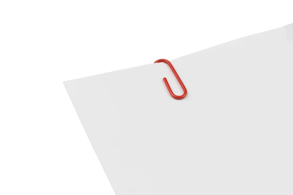 Rode Paperclip Met Papier Geïsoleerd Witte Achtergrond — Stockfoto