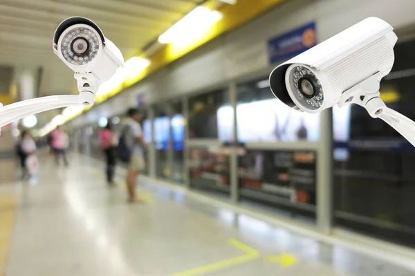 Cctv Cámara Seguridad Operando Plataforma Estación Metro — Foto de Stock