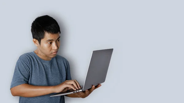 Young Man Browsing His Computer Laptop Home Work Home Concept — Stockfoto