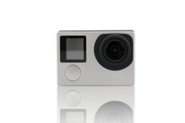 Beyaz bir arka plan üzerinde izole kamera.