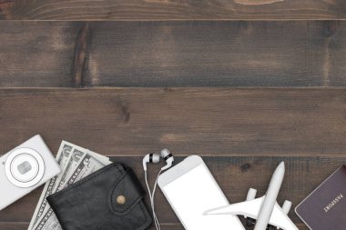 ücretsiz metin alanı ile ahşap üzerine seyahat arkaplan konsepti