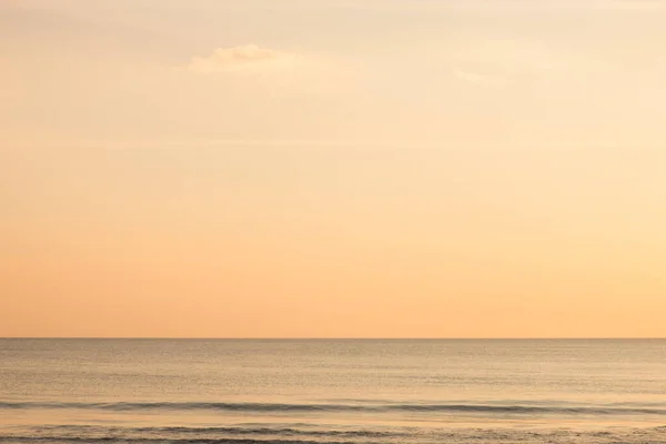 Güzel Yaz Arkaplanı Akşam Vakti Gün Batımı Denizi — Stok fotoğraf