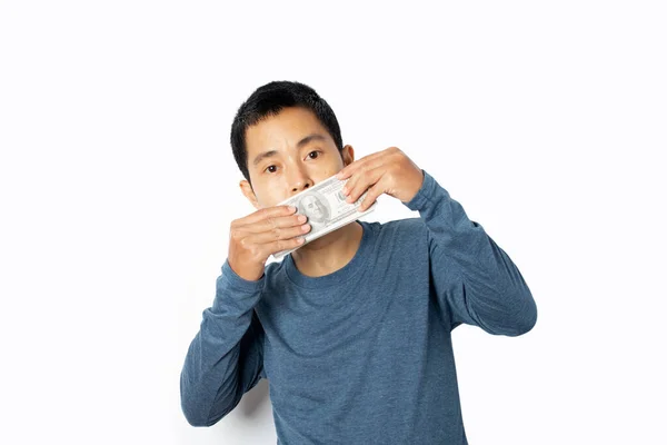 Porträtt Ung Man Med Dollarsedel Munnen Isolerad Vit Bakgrund Begreppet — Stockfoto