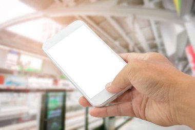 Ulaşım şehirli akıllı telefonu tutan
