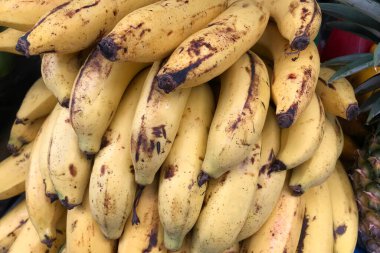 Taze organik muza yakın plan.