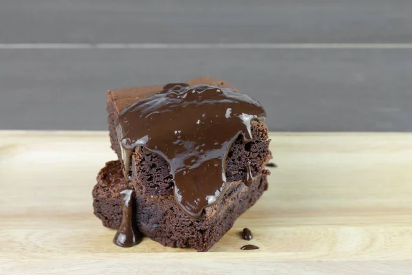 Σπιτικό Κέικ Σοκολάτα Brownies Ξύλινο Φόντο — Φωτογραφία Αρχείου