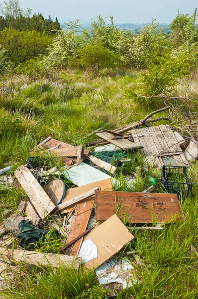 Trash in the country — Stock Photo, Image