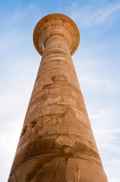 Coluna no templo Karnak em Luxor, Egito — Fotografia de Stock
