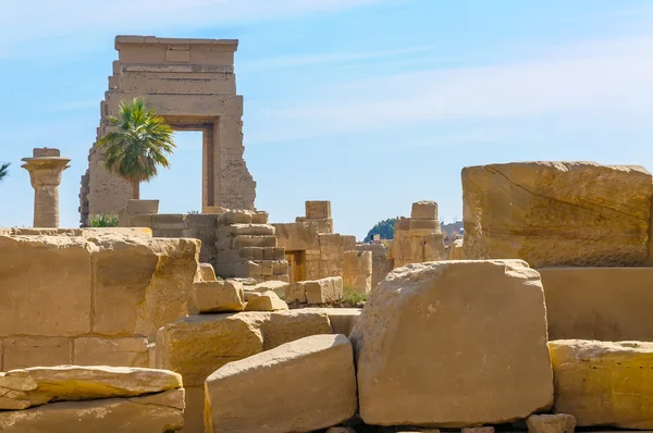 लक्जरी, मिस्र में कर्नाक मंदिर . — स्टॉक फ़ोटो, इमेज
