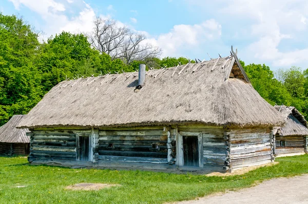 Ein typisches ukrainisches antikes Haus — Stockfoto