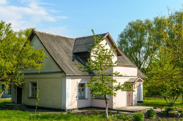 Tipik bir Ukraynalı antika ev — Stok fotoğraf