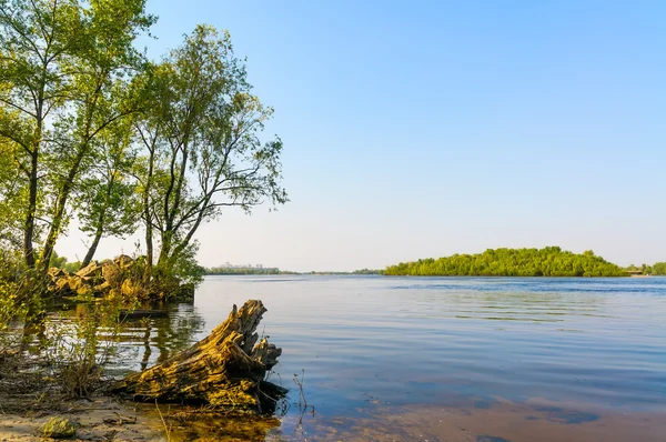 Utsikt över floden Dneprs på morgonen — Stockfoto