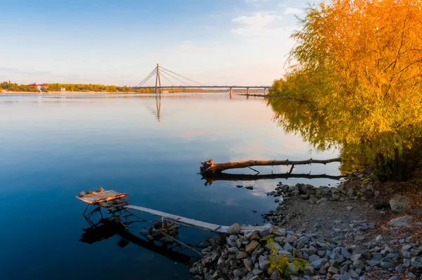 Uitzicht op de rivier dniper bij morning — Stockfoto