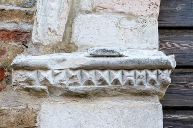 monteguiduccio - detay Kilisesi