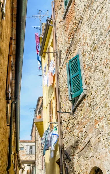 Alley in Sassocorvaro — Stockfoto