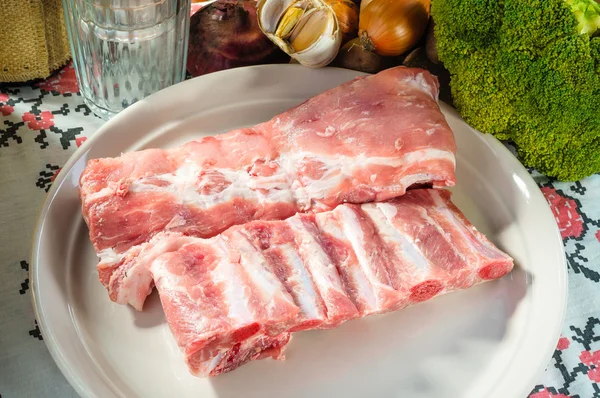 Costillas de cerdo con verduras — Foto de Stock