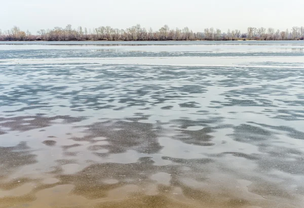Rio Dnieper congelado — Fotografia de Stock