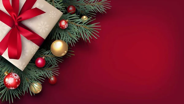新年和圣诞节的节日背景 在圣诞装饰品旁边的枞树枝上躺着一个红色缎带的礼物 横幅概念 平铺式贺卡 — 图库矢量图片