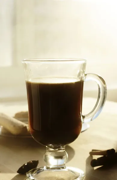 Schwarzer Kaffee im Glas — Stockfoto