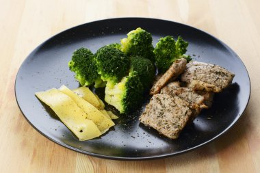 sağlıklı gıda ile yemek tabağı