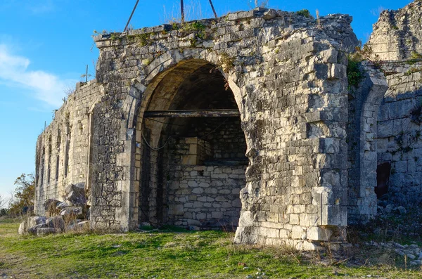 Ruins of an ancient fortress — Stock Photo, Image