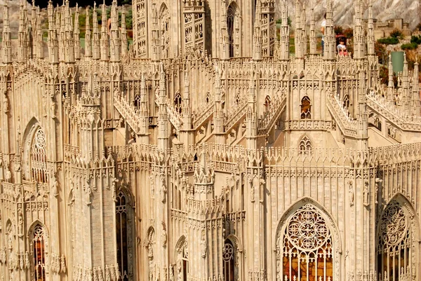 El edificio más famoso de la ciudad de Italia-duomo Milano — Foto de Stock