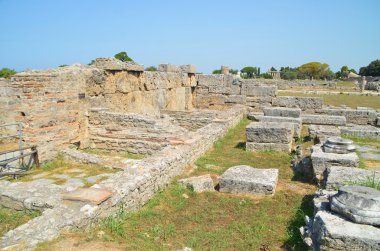 Paestum Yunan tapınakları